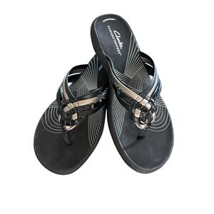 Clarks Cloudstopper Collection Women's Breeze Coral Thong Sandal 7 Black Bronze